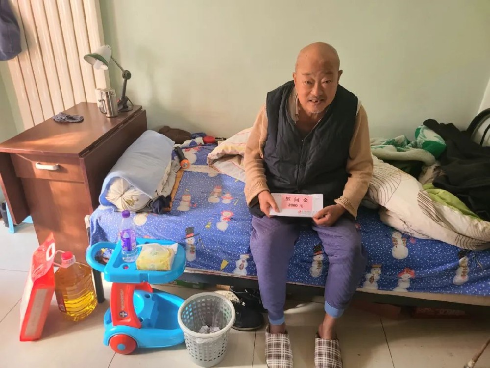 寒冬送溫暖，關(guān)懷暖人心—大龍集團(tuán)工會(huì)組織慰問(wèn)活動(dòng)